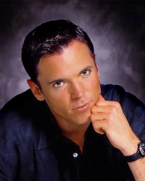 Nicholas Lea